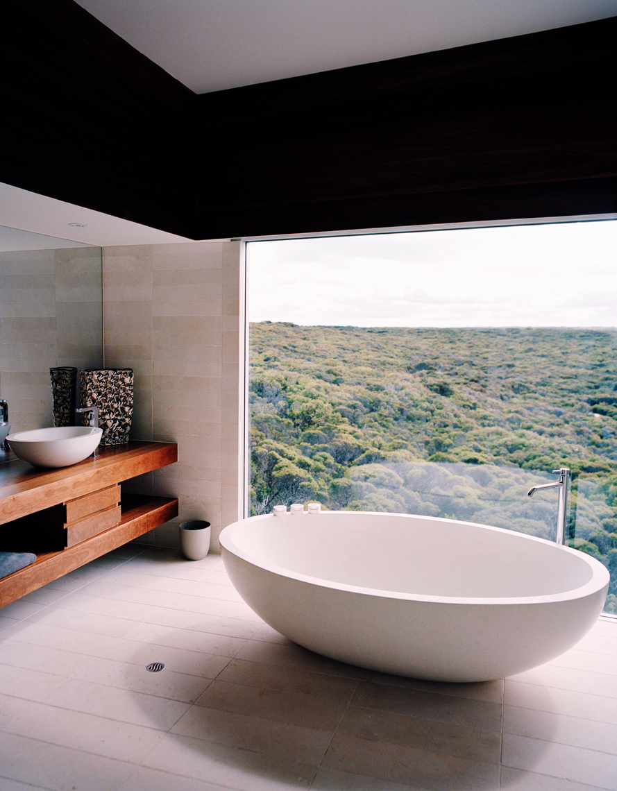 AUSTRALIA, Kangaroo Island, Hanson Bay, bathroom with tub in luxury spa hotel Southern Ocean Lodge