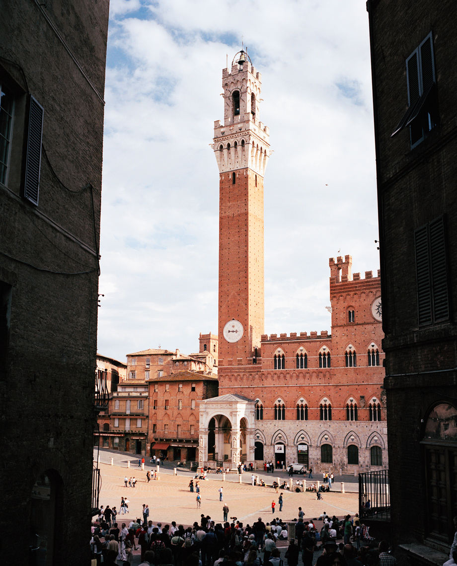 ITALY, Siena, crowd standing outside Piazza Del Campo