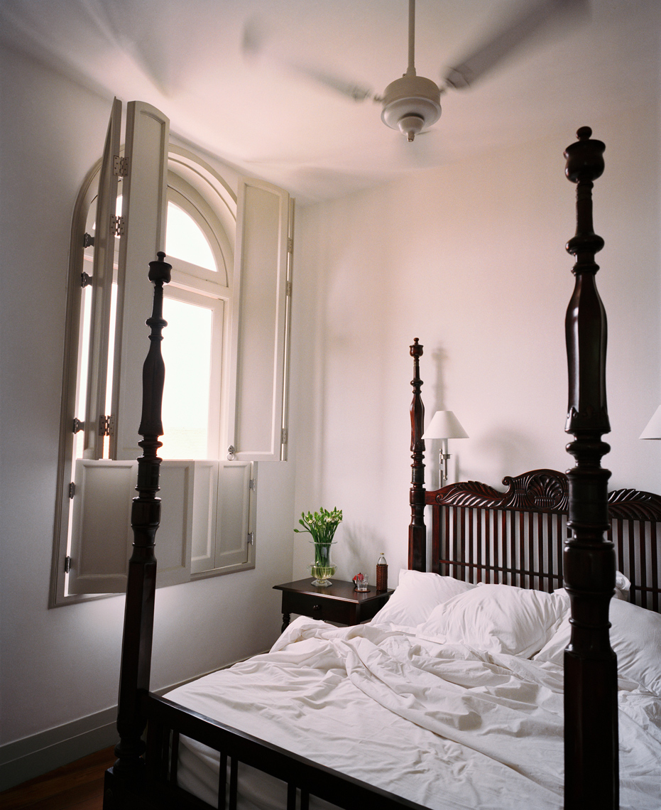 SRI LANKA, Asia, Galle, interior of a bedroom at Amangalla Hotel