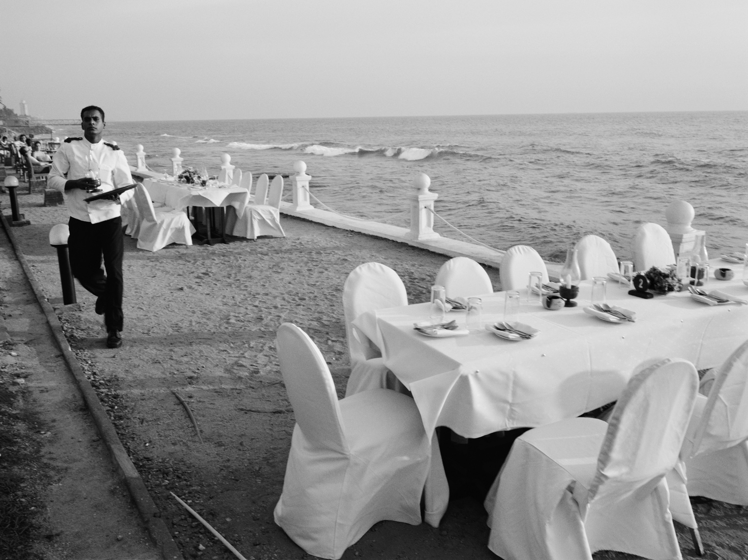 SRI LANKA, Asia, Colombo, waiter at Galle Face Hotel in Colombo